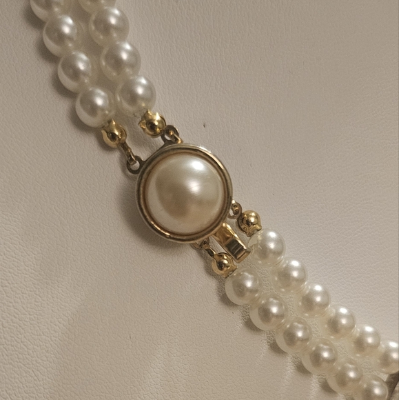 Beautiful 6-6.5 mm white Genuine Freshwater Pearl double row Necklace. - Picture 4 of 6